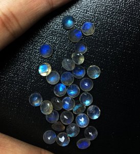 หินอัญมณีเหลี่ยมเพชรพลอย AAA ธรรมชาติขนาด2.25มม. ได้รับการรับรองโดยการใช้ความร้อน - Product Image 2