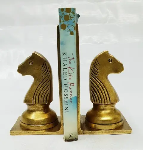 Metal satranç at dekoratif sıcak satış ve yüksek kalite el yapımı okuma odası için Vintage şık benzersiz bookends