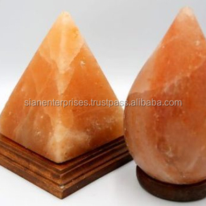 Lámpara de Sal Rosa con Base de Madera Tallada en Forma de Pirámide y Gota de Lluvia, Estilo Feng Shui - Sian Enterprises - Product Image 2