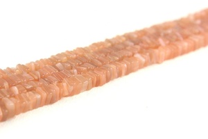 Venta al por mayor Natural melocotón piedra lunar piedra preciosa forma cuadrada suave 16 \ "cuentas largas Heishi hermosa joyería hacer cuentas sueltas piedra - Product Image 4