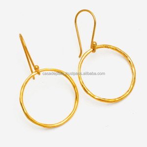 Pendientes colgantes de gancho chapados en oro de Plata de Ley 925 sólida de diseñador único, joyería clásica para fiestas, regalos al por mayor - Product Image 1