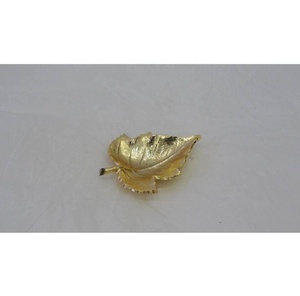 Plat décoratif de luxe moderne de conception nouvelle et haut de gamme en aluminium avec feuille d'or pour la maison, la cuisine, les mariages et les fêtes - Product Image 3