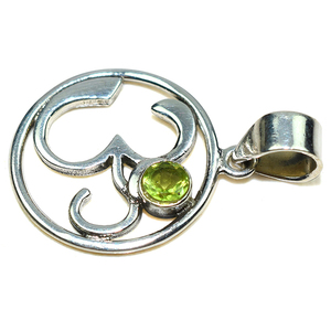 Colgante de peridoto con forma redonda de OM, joyería de plata de ley 925, joyería de plata al por mayor - Product Image 3