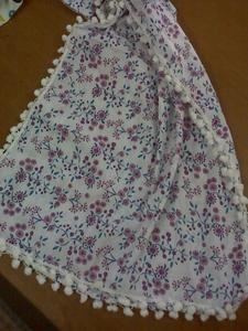 Écharpe longue en polyester de coton léger imprimé floral avec des pompons Style carré pour les filles en été Écharpes traditionnelles Châles - Product Image 6
