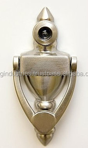 Aldaba de puerta con cabeza de león decorativa de OMG Industries - Product Image 4