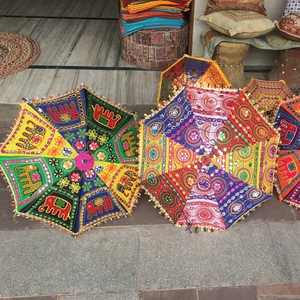 Paraguas de mano exóticos Impresión de logotipo personalizado Lote al por mayor Poliéster clásico Bordado tribal Salón de bodas Manual decorativo - Product Image 2