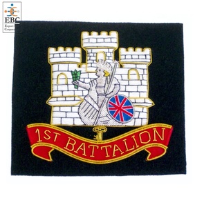 Insignes de fil de lingot de luxe Queens écussons broderie à la main personnalisée Blazer en or insigne de poche uniforme et patchs Regalia - Product Image 4