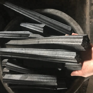 Briquettes de sciure de bois à combustion longue Motif hexagonal et bâton Charbon de bois fabriqué à la machine du Vietnam Fabriqué à partir de bois dur de bambou - Product Image 1