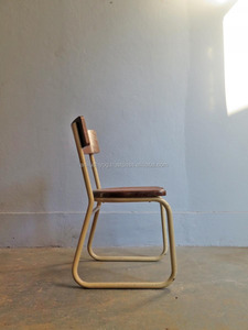 Chaise décorative industrielle en métal et en bois, décor artistique, style industriel - Product Image 3