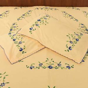 Sábana de cama de color Beige hecha a mano, pétalos azules bordados a mano de la India y hojas verdes - Product Image 3