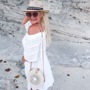 2025 à la mode coquille ronde rotin sacs à main Logo personnalisé Floral décoré Style naturel plage couverture bouton fermeture à la main Vietnam - Product Image 5