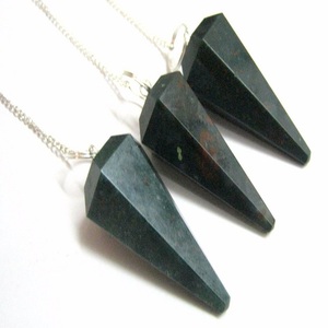 Pendules en pierre de sang cristal de guérison reiki feng shui pierre naturelle reiki de guérison pendule en cristal grossiste de pierres précieuses - Product Image 1