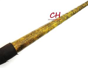 Bastón de madera para caminar Bastón de cuero amarillo en relieve Bastón de caminar hecho a mano antiguo. Regalo del Día del Padre. - Product Image 3