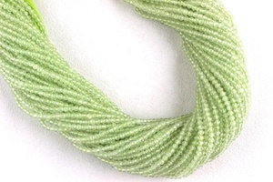 12.5 "ลูกปัดอัญมณีพรีไนต์ธรรมชาติขนาดไมโครเจียระไนเป็นเส้นยาวสีเขียวสำหรับสร้อยคอแฮนด์เมด - Product Image 3