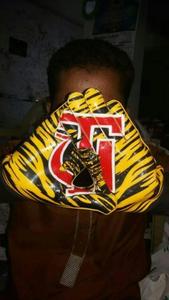 Gants de réception de football personnalisés avec poignées respirantes et logo Palm - Product Image 4