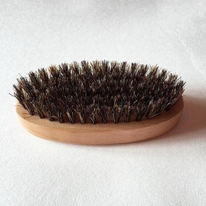 Brosse à cheveux en bois à poils de sanglier avec logo personnalisé Caractéristique ionique ronde douce pour le soin de la barbe - Product Image 1