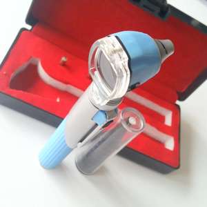 Otoscope chirurgical Delta Med Instrument LED blanc pour usage vétérinaire et humain en plastique - Product Image 2
