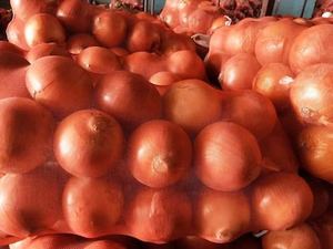 Oignons rouges/jaunes frais d'Afrique du Sud certifiés ISO, non pelés, forme ronde, durée de conservation de 2 ans - Product Image 3