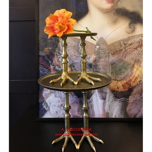 Nouveau Porte-Bougie Haut de Gamme Unique en Aluminium avec Finition Or Antique et Base à Pieds d'Oiseau - Product Image 3