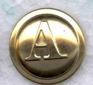OEM douane exigence logo haute qualité vêtements uniforme en relief costume or laiton boutons - Product Image 3