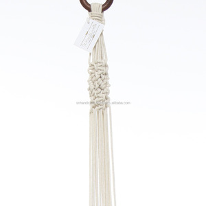 Colgadores de Macramé Tradicionales y Étnicos para Plantas, Colgadores de Cuerda para Plantas, Colgadores de Madera para Plantas - Product Image 1