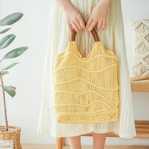 Bolso de Primavera/Verano, Creaciones Hechas a Mano - Product Image 1