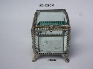 Boîte en verre et laiton de haute qualité avec raccords en laiton finition nickel verre dans une boîte plane et carrée avec pieds boîte à bijoux - Product Image 3