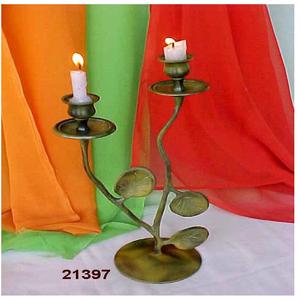 Candelabro decorativo de Metal antiguo con diseño de flores grabadas, candelabros hechos a mano para decoración del hogar - Product Image 1