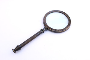 Lupa de Metal Estilo Antiguo con Lente de Latón y Estuche de Cuero, Regalo Original - Product Image 3