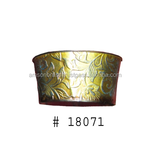 Venta caliente Maceta de metal Diseño único Maceta de metal para la venta a granel de la India Diseño elegante Forma y tamaño personalizados - Product Image 1