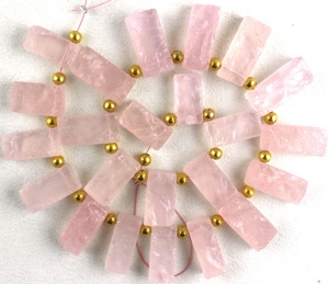 Gema de cuarzo rosa Natural, forma rectangular brillante, Rosa rugosa, hecha a mano, fabricación de cuentas de joyería de alta calidad - Product Image 1