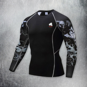 เสื้อแรชการ์ดแขนยาวพิมพ์ลายแบบซับลิเมชั่นปรับแต่งได้ แห้งเร็ว UPF50+ เป็นมิตรกับสิ่งแวดล้อม สำหรับฝึกซ้อม UFC น้ำหนักเบา ระบายอากาศได้ดี - Product Image 1