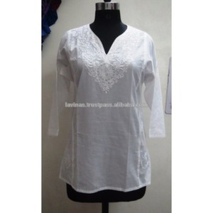 Kurti de Diseñador de Alta Calidad para Mujer, Estilo Indio, Kurta con Patrones Únicos Disponible en Algodón y Rayón, Disponible para la Venta - Product Image 1