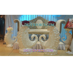 Statue de paon de mariage en Fiber, décoration artisanale de scène de mariage - Product Image 1