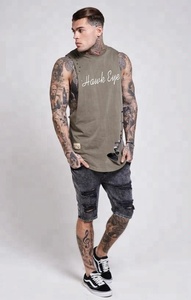 Camiseta sin mangas de estilo desgastado para hombre, chaleco masculino con dobladillo curvado de oliva oscuro, fabricado por Hawk Eye Co. (se acepta PayPal) - Product Image 2