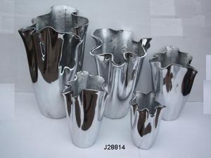 Florero moderno de aluminio fundido de alta calidad para decoración del hogar disponible en cinco tamaños con pulido de espejo y acabado mate - Product Image 3