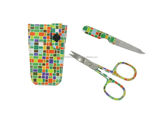 Cutícula tijeras y archivo en elegante bolsa manicura tijeras belleza instrumentos - Product Image 3