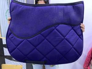 Selle de cheval exclusive en mousse à mémoire de forme, 15 mm d'épaisseur, antidérapante, pour un confort d'équitation optimal - Product Image 4