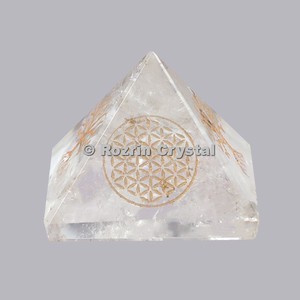 Pyramide de chakra en pierres précieuses |   Pyramide de guérison en quartz cristallin, pyramide de guérison en quartz, pyramide de chakra en pierres précieuses, pierres semi-précieuses - Product Image 1