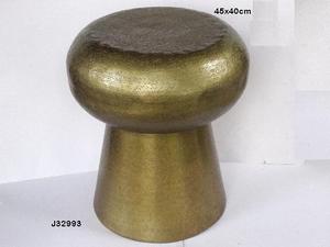 Tabouret en aluminium à motifs martelés et finition en laiton antique, meubles de maison en métal, tabourets en aluminium - Product Image 2