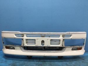 Pare-chocs avant de camion ISUZU d'occasion en bon état - Product Image 5