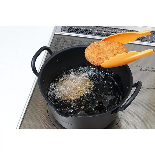Excelente en resistencia al calor juego de utensilios de cocina de hierro fundido antiadherente mini freidora profunda
