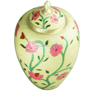 Urna Funeraria de Latón Hecha a Mano Estilo Americano, Suministros Funerarios Brassworld India - Product Image 3