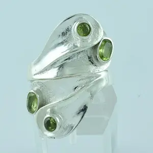 独特的设计橄榄石石手工制作925纯银戒指批发商印度