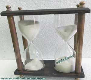 นาฬิกาทรายจับเวลาทำจากทองเหลืองโบราณแบบใหม่นาฬิกาทรายพร้อมฐานไม้ของตกแต่งโต๊ะสำหรับเป็นของขวัญส่งเสริมการขาย - Product Image 5