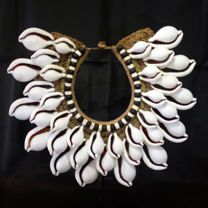 Collar antiguo Tribal de pie para decoración de sala de estar, carcasa de ovulla tejida a mano, diseño de arte Irian Jaya - Product Image 2