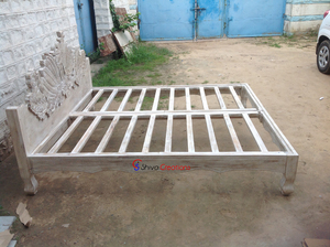 เตียงไม้จริงแกะสลักแบบโจดปุร์ สำหรับโรงแรมหรือใช้ในบ้าน ขายส่ง - Product Image 3