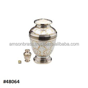 Urne décorative en laiton et métal fini avec pierre verte en métal Urnes funéraires Meena Urnes funéraires en métal de qualité supérieure Cimetière - Product Image 2