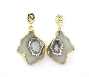 Pendiente de gota electrochapado en latón de 24K, colgante con colgante de piedra natural, color gris, para mujeres - Product Image 1