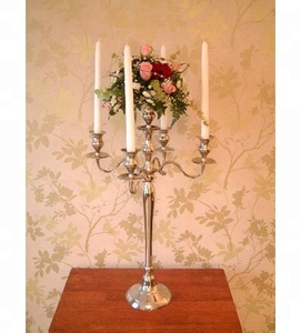 Bougeoir candélabre décoratif en métal massif doré avec bol de fleurs pour table de mariage Centre de table à fleurs - Product Image 3